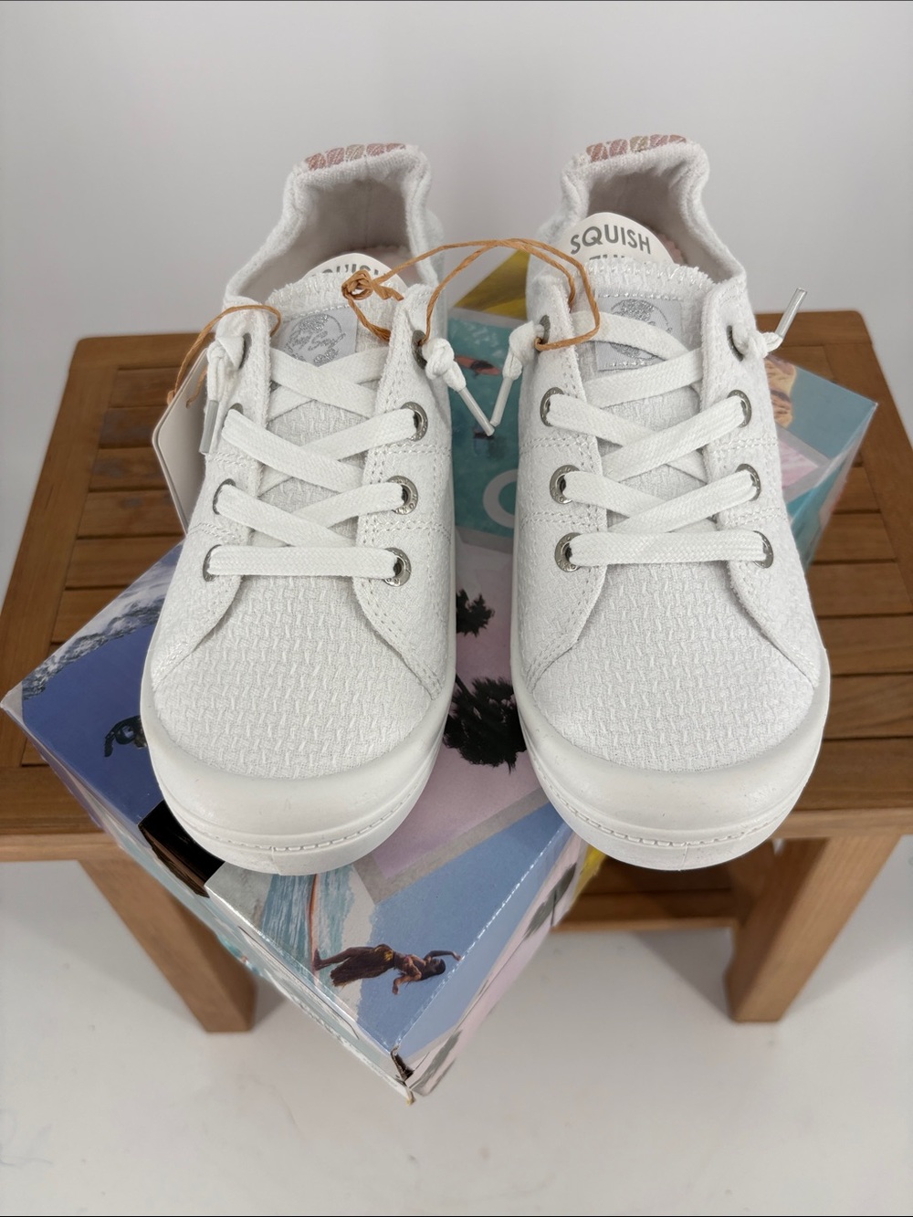 New Women’s Roxy White Lace-Up Knit Sneakers size 7 - Picture 6 of 7